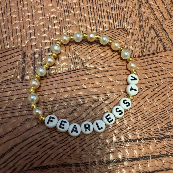 Fearless-inspired Taylor Swift friendship bracelets - Picture 5 of 6